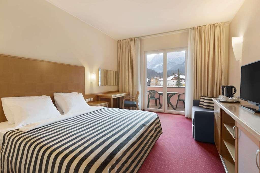 Ramada Hotel&Suites Kranjska Gora Ruang foto