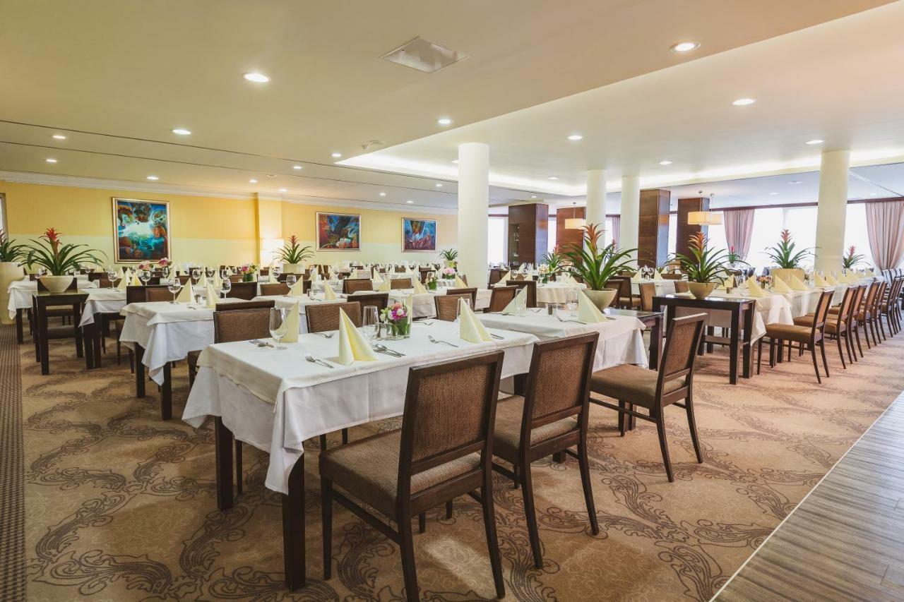 Ramada Hotel&Suites Kranjska Gora Bagian luar foto