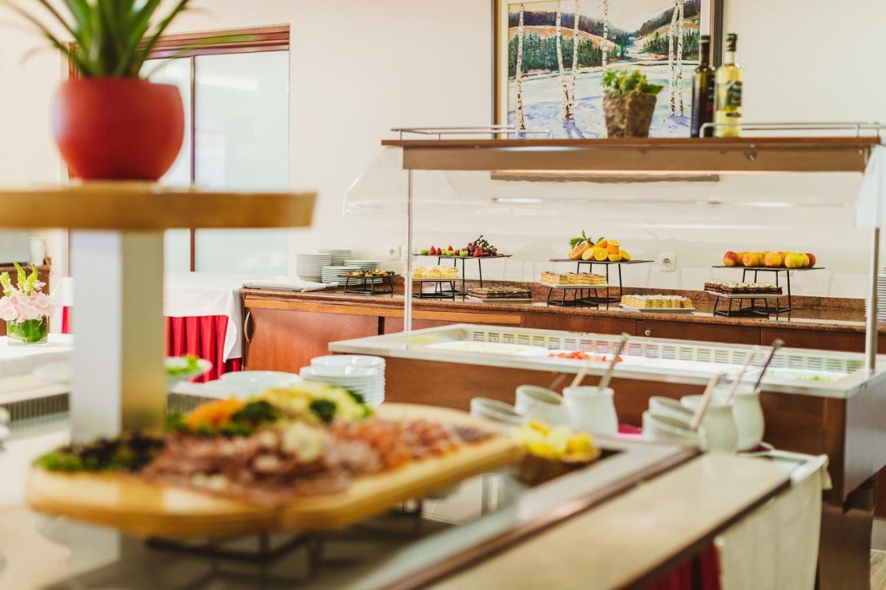 Ramada Hotel&Suites Kranjska Gora Bagian luar foto
